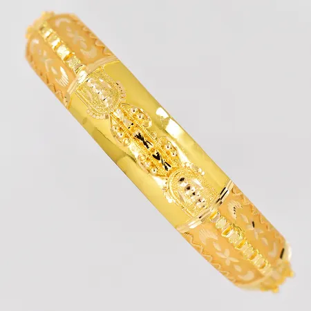 Armring, Ø 62mm, bredd 12,3mm, 22K  Vikt: 16,2 g