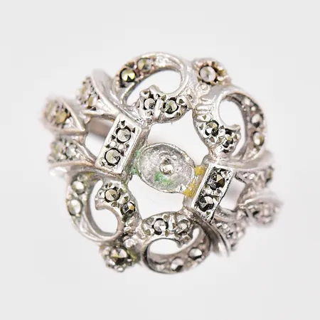 Ring stl 16, defekt, silver 830/1000 Vikt: 3,7 g