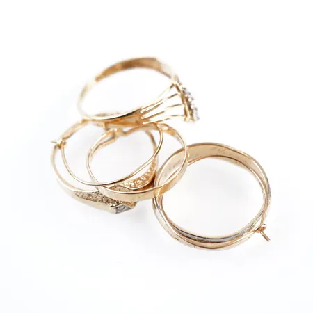 Diverse guld, 18k Vikt: 10,4 g