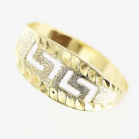 Ring stl ca 18¼, bredd 3-8mm, skevheter, 14K. Vikt: 1,3 g