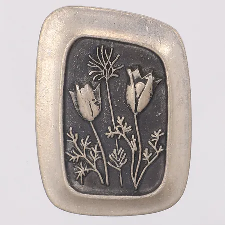 Brosch med blommor från Tennesmed 45 x 32mm i tenn