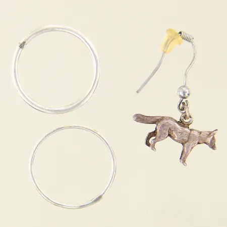 Silversmycken, udda, bucklor, skevheter, gummistopp, silver 925/1000 Vikt: 5,2 g