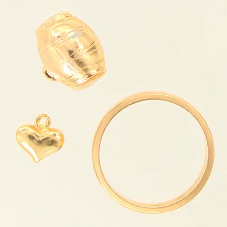 Guldsmycken, gravyr, bucklor, repor, 18K  Vikt: 5,3 g