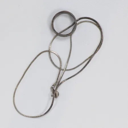 Diverse silver, gravyr små defekter silver 830-925/1000 Vikt: 8,5 g