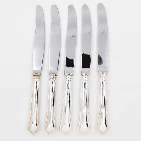 5 bordsknivar, modell Chippendale, längd 20cm, blad i stål, 830/1000 silver  Vikt: 377,7 g