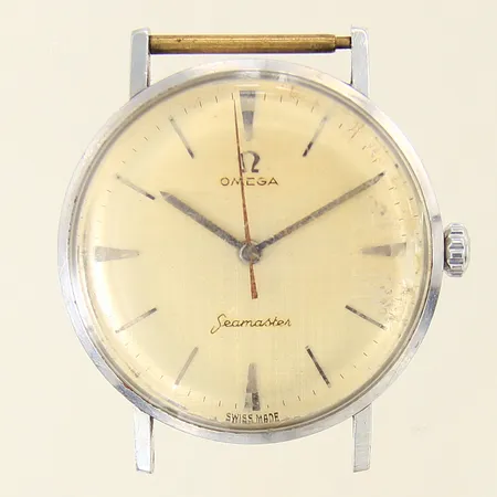 Herrur Omega Seamaster, stål, manuell, boett-nr: 28.71962, Ø34mm, saknar länk/band, ena bandstiftet saknas, repig boett, gravyr, visare samt urtavla med slitage, skadat samt repigt glas, inga tillbehör 