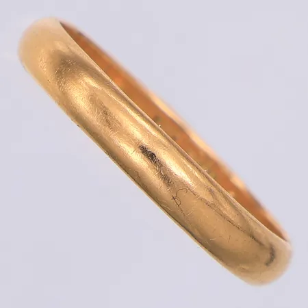 Ring slät stl 21¾, gravyr, 18K Vikt: 4,4 g