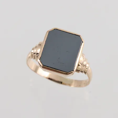 Klackring med sten Hematit 18k, storlek 21 mm, bredd 2.8-14.7 mm,  Vikt: 5,5 g