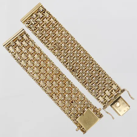 Klockarmband x-länk, längd 8 respektive 8cm (exklusive lås), bredd 20mm, slitage, skev/bucklor, 18K guld.  Vikt: 50,1 g