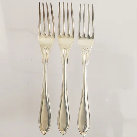 Tre dessertgafflar modell Svensk spetsig, längd 14,5cm, GAB Stockholm år 1938, 830/1000 silver  Vikt: 76,5 g