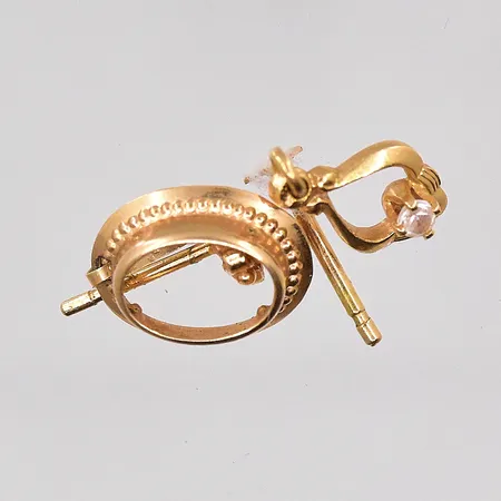 Diverse guld, omaka, defekt Vikt: 1,2 g