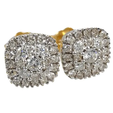 Diamantörhängen, 18K guld, Diamanter 50 st - totalt 0,33ct, Albrekts Guld 20118654, örhängenas storlek 7x7 mm, originalploppar, fint skick, kvalitetsintyg från Albrekts Guld medföljer, originalask, ordinarie nypris hos Albrekts Guld 10999 kr Vikt: 2,1 g