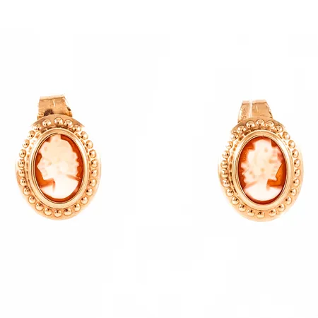 Örhängen Camé i 18K guld. De är 9 x 11 mm och väger 1,3g. Fint skick.