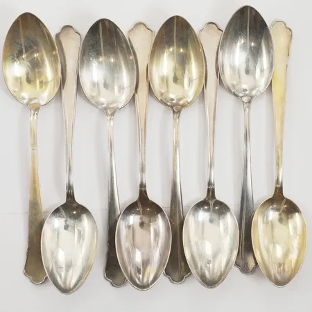 Åtta skedar modell Chippendale, längd 18cm, gravyr, GAB, 830/1000 silver  Vikt: 298 g