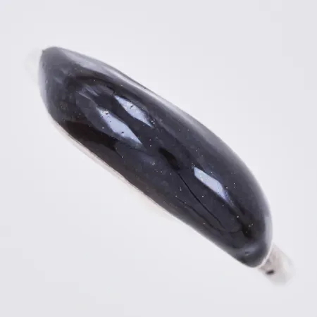 Ring med blå sten stl: 16¾, bredd: 1-5mm, 925/1000 silver Vikt: 1,9 g