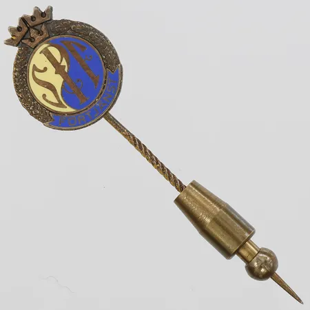 Broschmål med emalj, SPF Förtjänst, förgyllt silver, bucklor, silver 830/1000, stopp ej silver  Vikt: 2,5 g