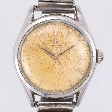 Herrur Omega manuell Ø36mm stål, caliber 284, verknr 15199526, skadad urtavla, några repor på glaset, slitet flexband, box