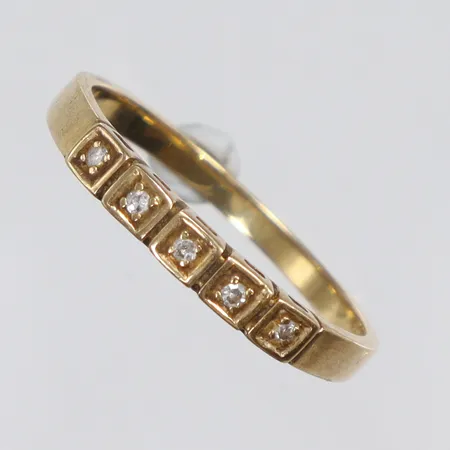 Ring med diamanter 5xca0,01ct stl 17½ bredd 1,5-2,5mm 18K Vikt: 1,9 g
