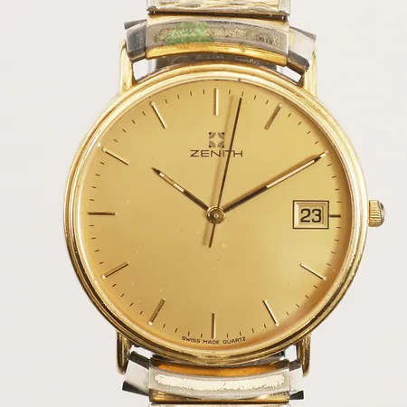 Herrur Zenith 18K, quartz, 33mm, boettnr 30.0090.337, datum, gravyr, går ej, repig, flexarmband i stål, ej original, skadad krona, inga tillbehör. 