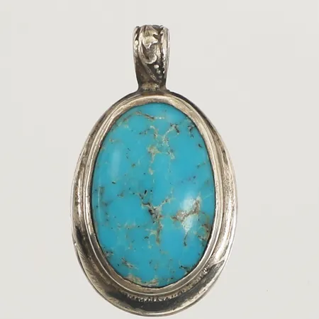 Hänge med turkos sten, längd ca 26mm inklusive ögla, bredd 14,8mm, 925/1000 silver  Vikt: 4,3 g