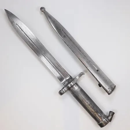 Bajonett svensk, M/96, troligen tidigt 1900-tal, märkt D2/I.6 No. 1816, Längd inklusive balja, 35 cm, med slitage, med skruv 
