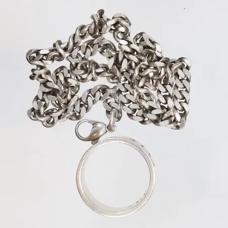 Kedja Pansar, defekt med Ring med runskrift silver 925/1000 Vikt: 65,3 g