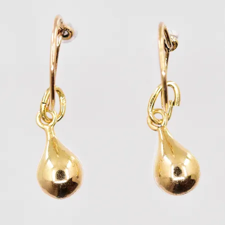 Ett par örhängen med droppe, längd 24mm, förgyllt silver 830/1000 Vikt: 1,3 g