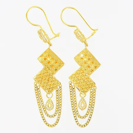 Ett par örhängen, 13x60mm, något skeva krokar, 21K Vikt: 5,9 g