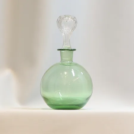 Karaff med kork Vikt: 0 g Skickas med postpaket.