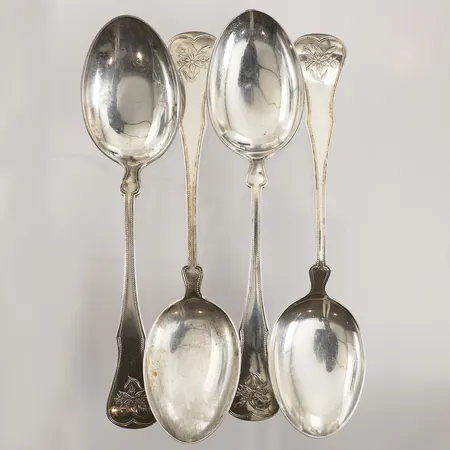 Fyra skedar med floral dekor, Gullstjerne, längd 19cm, repiga, 830/1000 silver  Vikt: 146,1 g