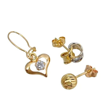 Örhängen, 18K guld, tre enkla, fint skick Vikt: 1 g