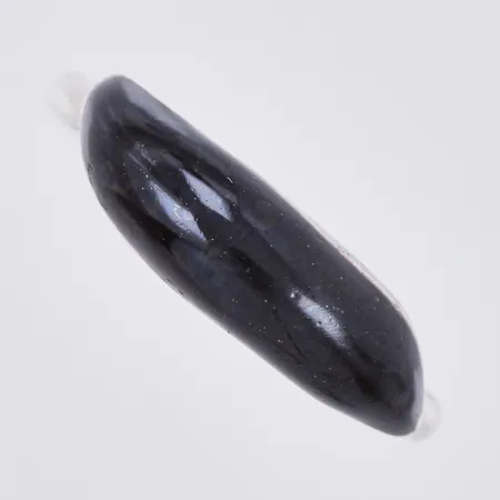 Ring med blå sten stl: 17¼, bredd: 1-5mm, 925/1000 silver Vikt: 1,9 g