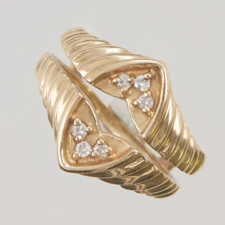 Ring, vita stenar, Ø16¾, bredd: 5,8-15mm, 14K, 6,2g.