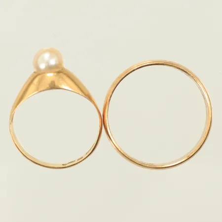 Ring med pärla, Ring, gravyrer och defekt skena, 18K 5,2g totalt. 