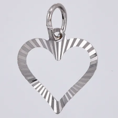 Hänge längd ca 15mm, bredd ca 12mm, 925/1000 silver Vikt: 0,3 g