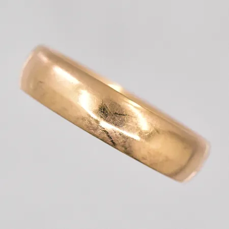 Ring stl 20, bredd 5,4mm, slitage, 18K Vikt: 6,8 g