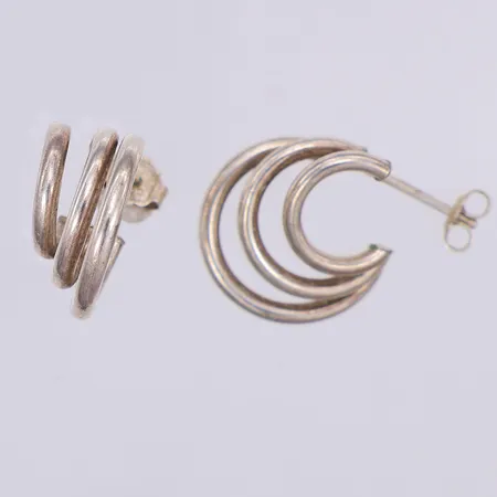 Ett par örhängen 16mm, bredd 10mm, 925/1000 silver Vikt: 2,6 g