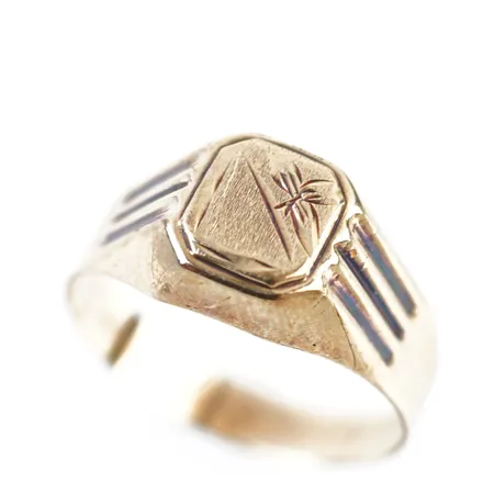 Ring, stl 21(66), bredd 5,5mm, 14k Vikt: 3,4 g