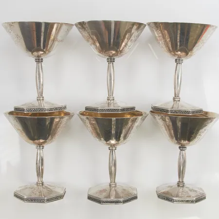 6 Cocktailglas, oktagon bas, höjd: 10cm, förgylld insida, monogramgravyr, märkt Sterling Mexico, 925/1000 silver, 782,3g Vikt: 782,3 g