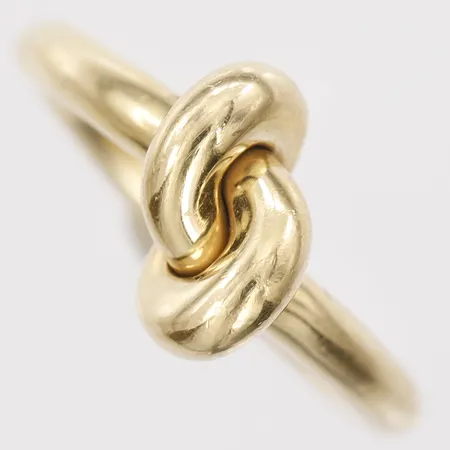 Ring Engelbert Legacy Knot Ring Small, artikelnummer 13-5101-00,  stl: 17¼ (54), med orginalask samt tillhörande certifikat daterat 2018, 18K guld, nypris 38'000:-.  Vikt: 9,7 g