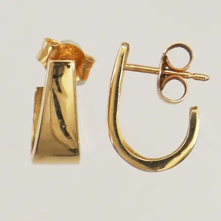Ett par örhängen, längd 12,4mm, bredd 4,4mm, 18K  Vikt: 0,9 g