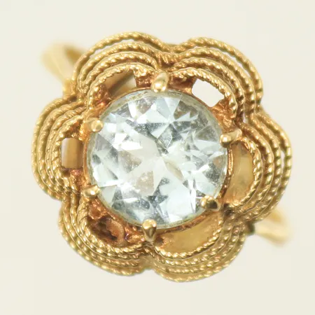 Ring med vit sten, stl 15 bredd 1,5-14mm, 14K 2,6g Vikt: 2,6 g