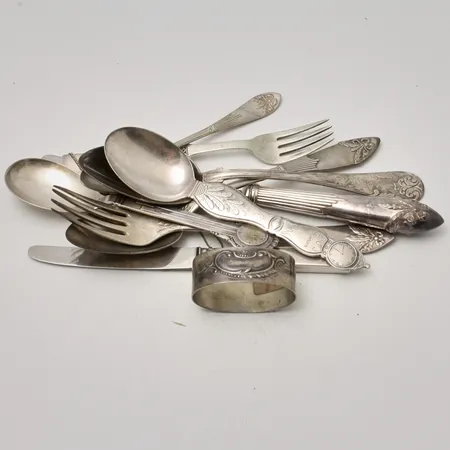 Diverse defekt silver, 830/1000, brutto 371,23g, ca netto 297g.