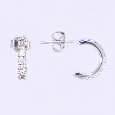 Örhängen med vita stenar längd 10mm bredd 2mm silver 925/1000 Vikt: 1,2 g