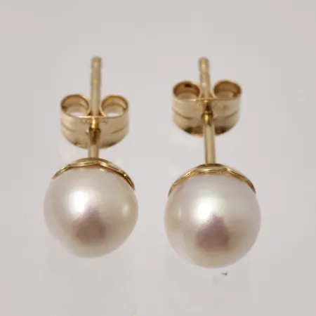 Örhängen mått Ø6,3mm, odlade pärlor, 18K guld, 1,38g.