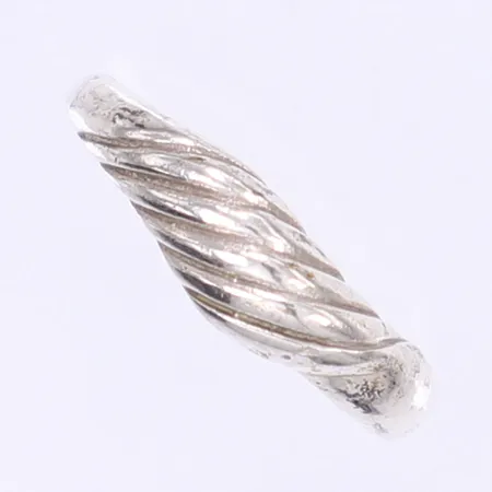 Ring stl: 17½ bredd 2-5mm silver 830/1000 Vikt: 2,4 g