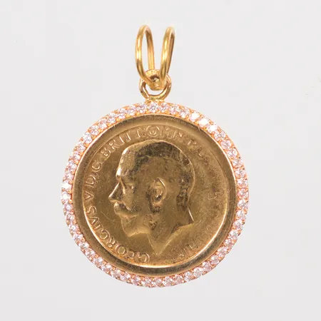 Hänge med vita stenar ca 38 x 26,5mm, 18K Vikt: 7,1 g