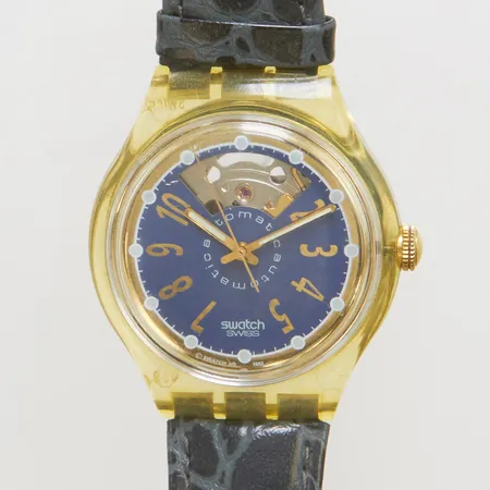 Armbandsur Swatch automatisk, plast boett, 36mm, läderband, inga tillbehör
