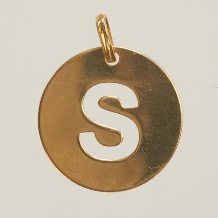 Hänge bokstav S längd inkl ögla 2cm, Ø16mm, 18K Vikt: 0,8 g