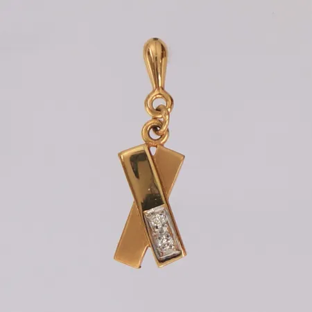 Örhänge med diamanter 2x ca 0,01ct, längd 21,8mm, bredd 7mm, 18K Vikt: 1,2 g